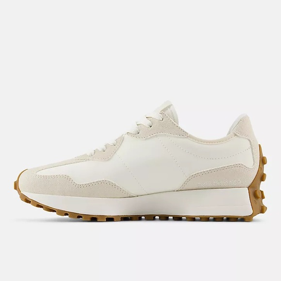 Women’s Athleisure New Balance 327 - Picture 3 of 6